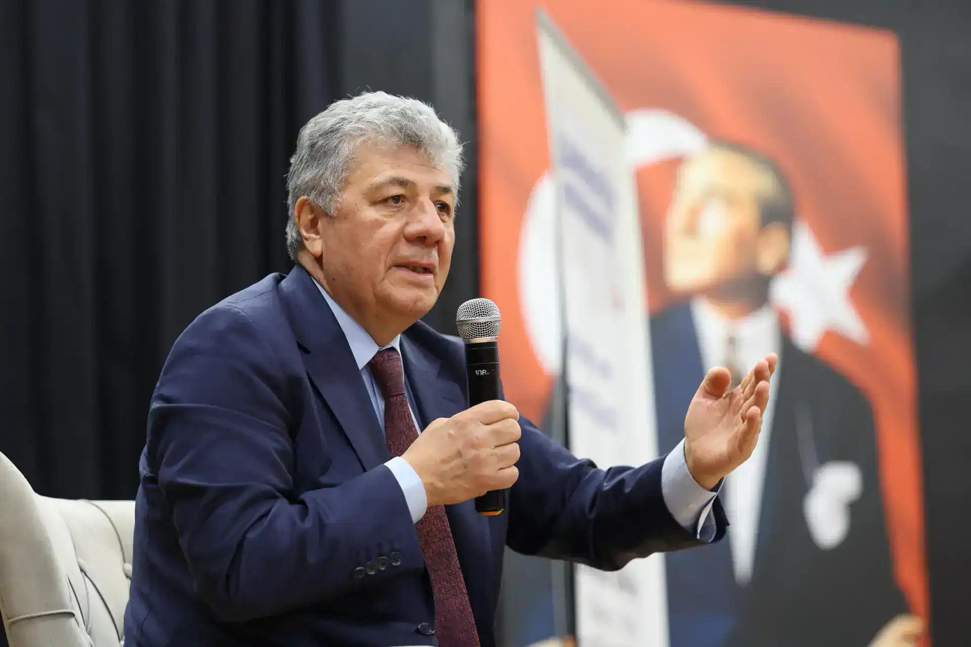 Bakırköy’de Cumhuriyet ve Demokrasi Üzerine Söyleşi Gerçekleştirildi