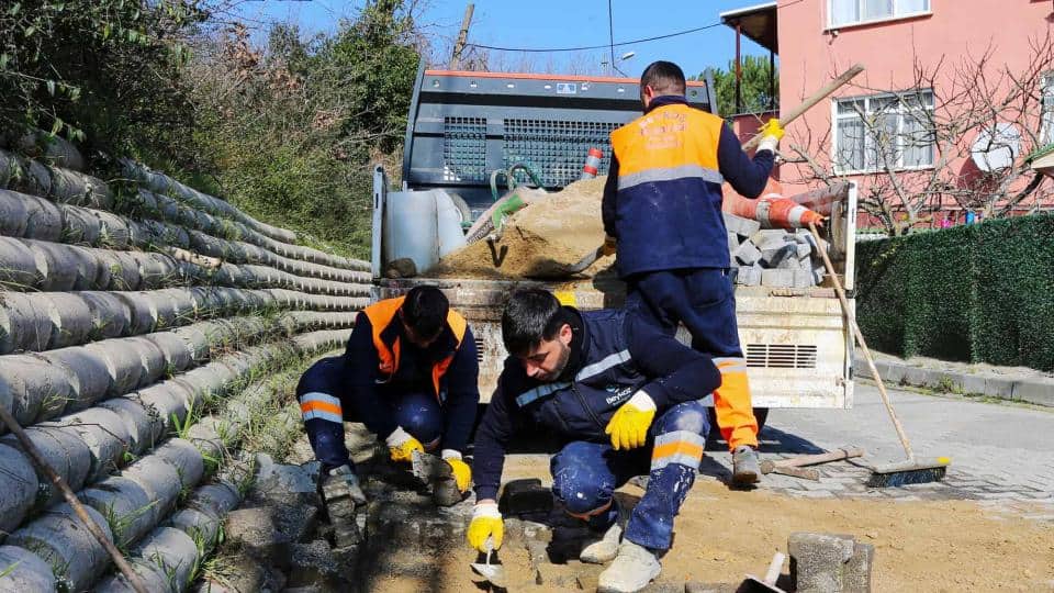 Beykoz Belediyesi'nin Şok Hizmet Ekibi Alibahadır Mahallesi'nde Yoğun Çalışma Yürüttü