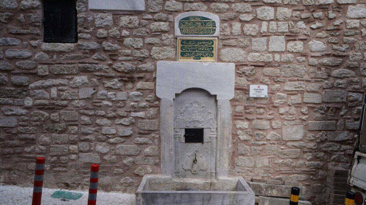 Tarihi Alişah Efendi Çeşmesi Restorasyon Sonrası Yeniden Suya Kavuştu