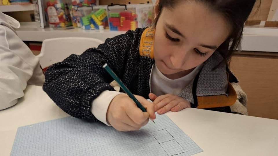 Fatih’te Hafta Sonu Atölyeleriyle Öğrencilerin Üretim ve Düşünme Becerileri Gelişiyor