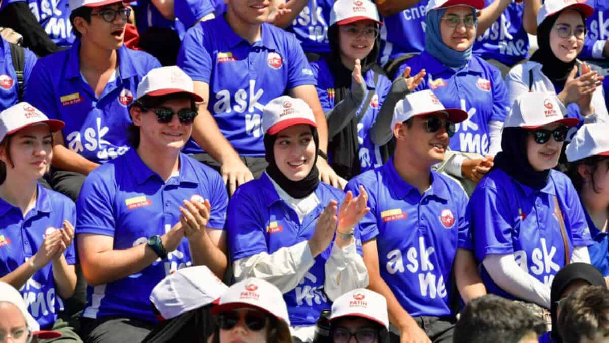 Fatih’te Gençler İçin Gönüllü Turizm Elçileri Projesi 16. Yılında Başvurulara Açıldı