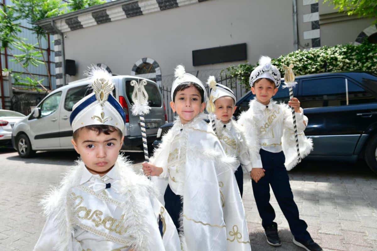 Fatih Belediyesi’nden 2-10 Yaş Çocuklara Ücretsiz Sünnet İçin Kayıtlar Başladı