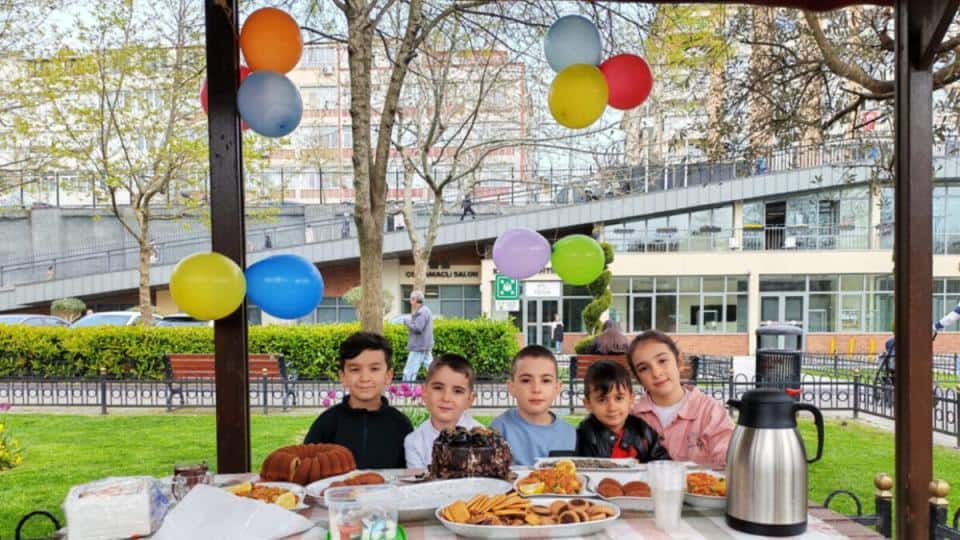 Fatih'te Yaşam Merkezleri Yaz Aylarına Hazırlanırken Vatandaşlardan Yoğun İlgi Görüyor