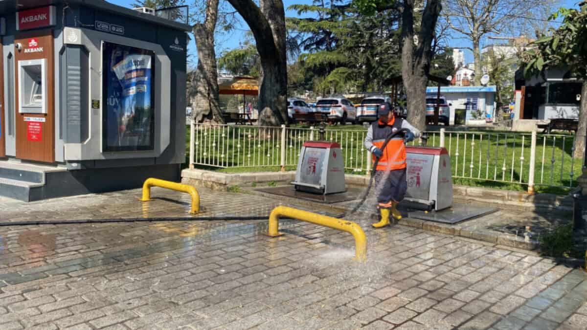 Fatih’te Temizlik Ekiplerinden 7/24 Kesintisiz Çevre ve Hijyen Hizmeti