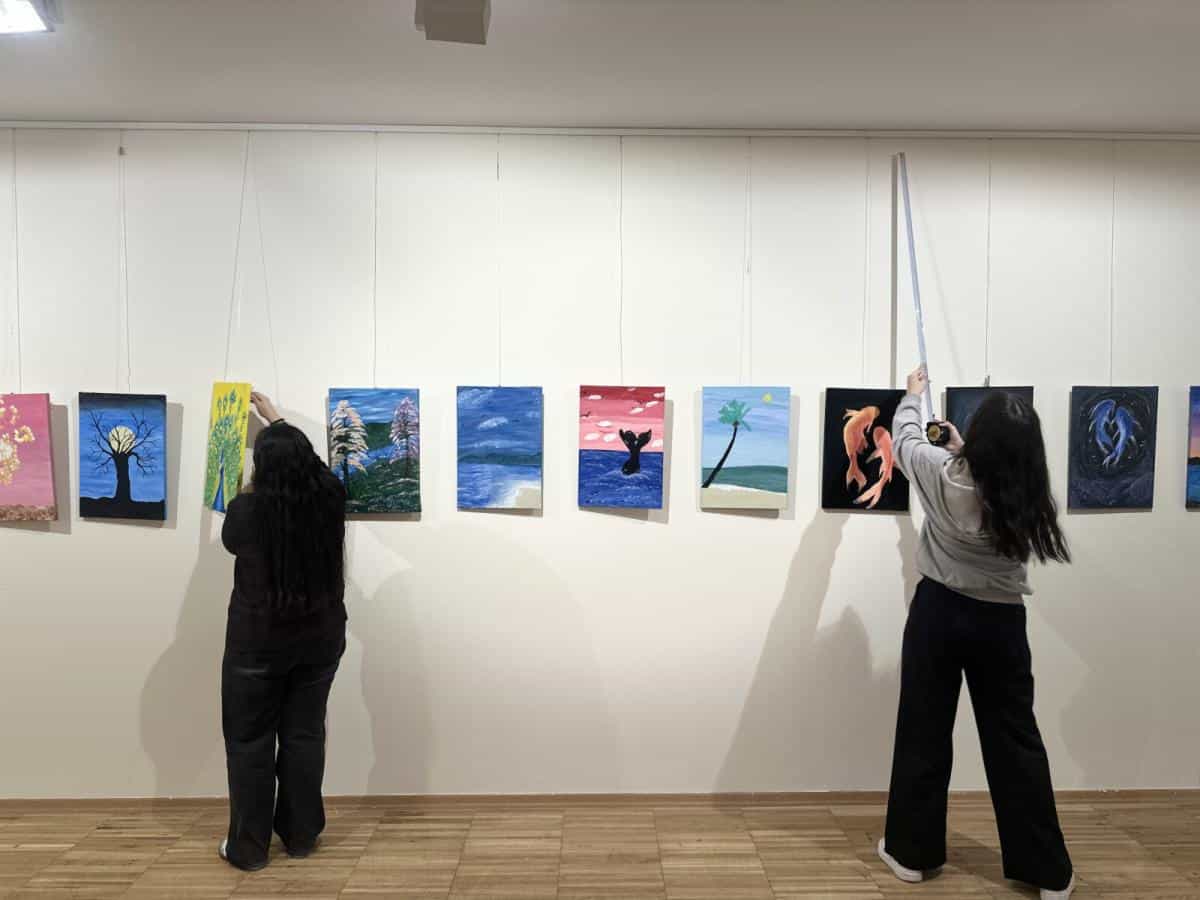 Genç Salon Projesi, Kadırga Sanat Galerileri’nde Gençleri Sergi Üretiminin Her Aşamasında Buluşturuyor