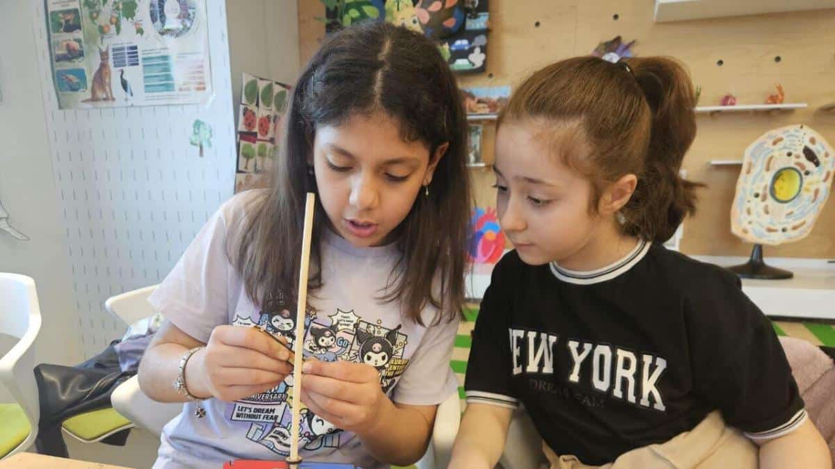 Fatih’te Öğrenciler DNA’nın Yapısını Uygulamalı Olarak Modelledi