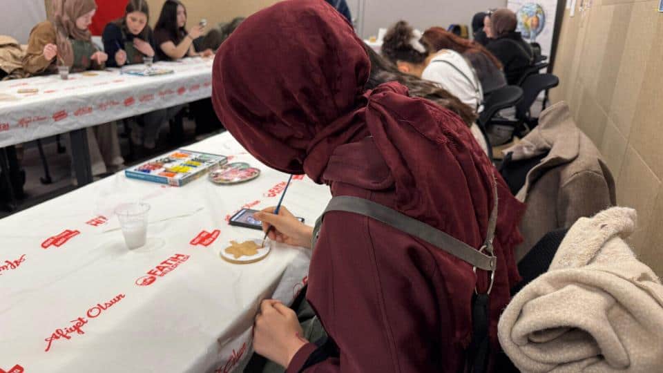 Vatan Kütüphanesi’nde Gençler Çintemani Motifini Uygulamalı Olarak Deneyimledi