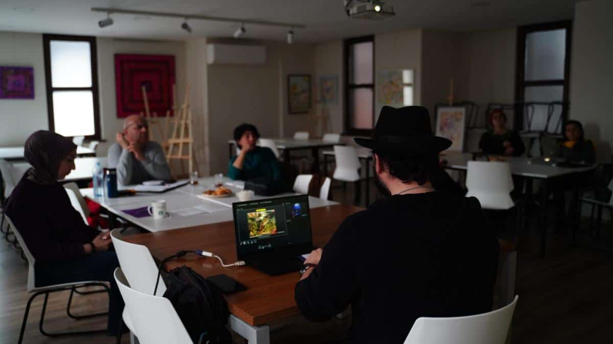 Ayvansaray’da Modern Sanat ve Manifestolar Semineri Katılımcılara Farklı Perspektifler Sundu