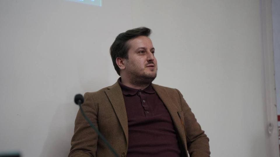 Medrese Davutpaşa'da Şiir Gecesi: Edebiyat Tutkunları Fatih'te Buluştu