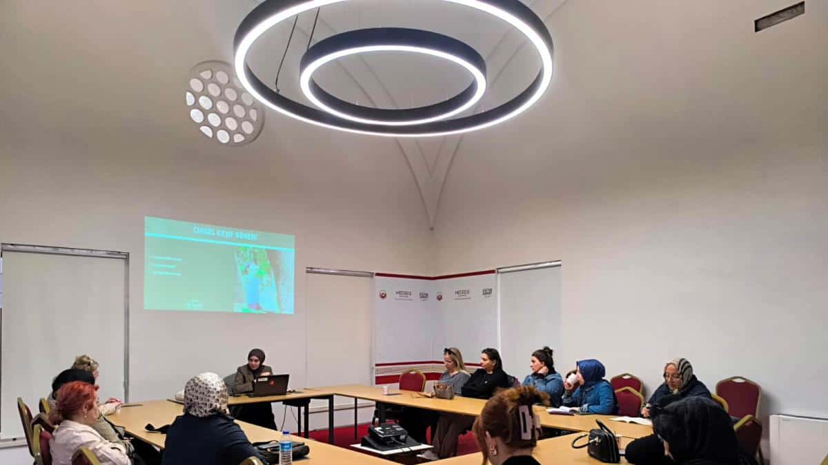 Fatih’te Çocuklara Mahremiyet Eğitimi: Aileler ve Uzmanlar Bir Araya Geldi