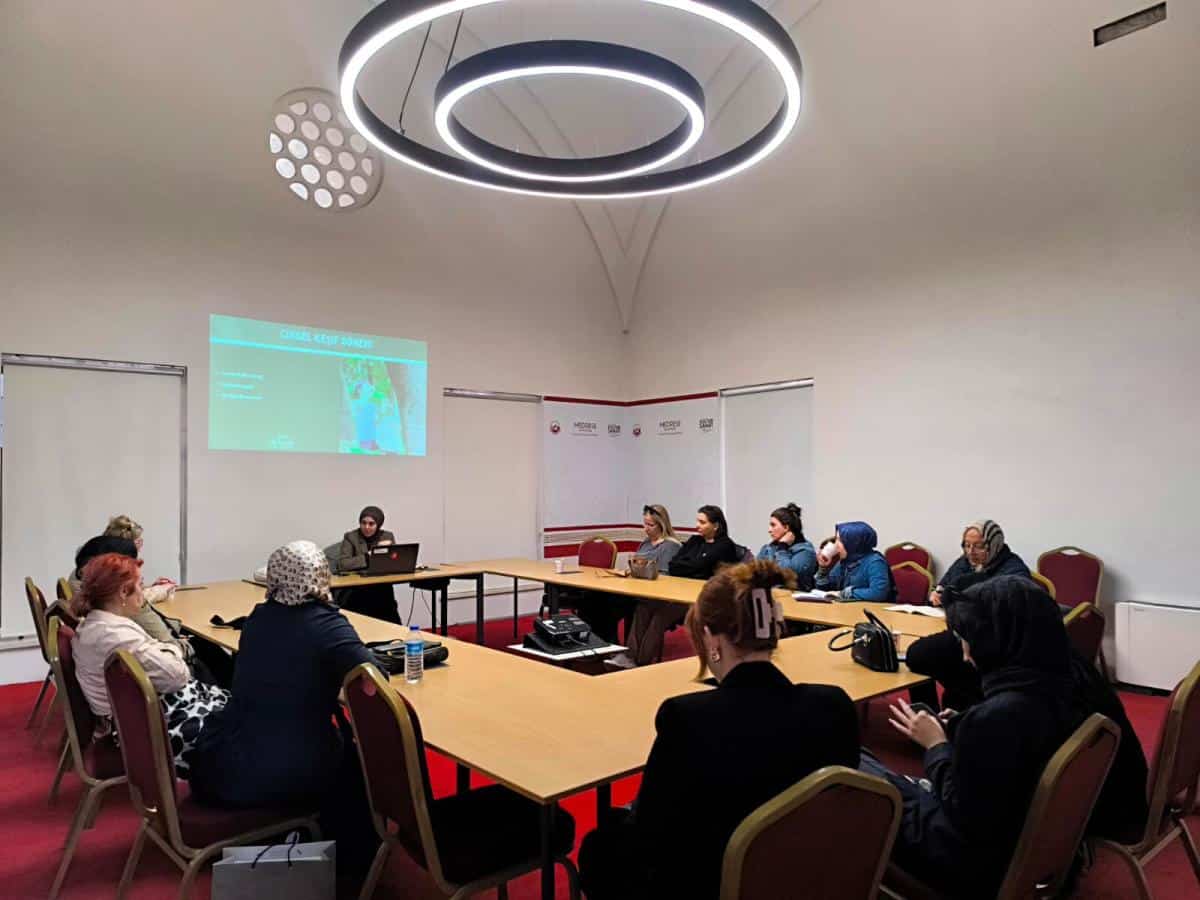 Fatih’te Çocuklara Mahremiyet Eğitimi: Aileler ve Uzmanlar Bir Araya Geldi