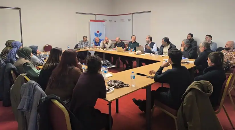 Medrese Davutpaşa’da Edebiyat ve Kimlik Üzerine Derin Bir Kitap Değerlendirmesi Yapıldı