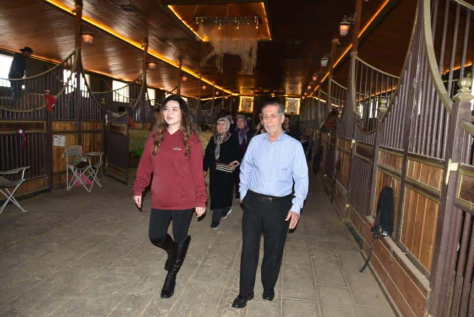 Pendik’te 65 Yaş Üstü Vatandaşlara Atlı Terapiyle Fiziksel ve Psikolojik Destek