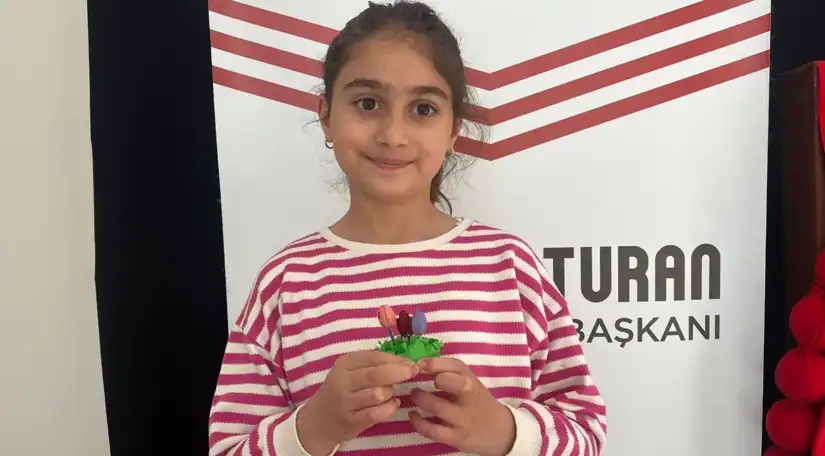 Silivrikapı Çocuk Kütüphanesi’nde Çocuklar Atık Malzemelerle Lale Bahçesi Tasarladı