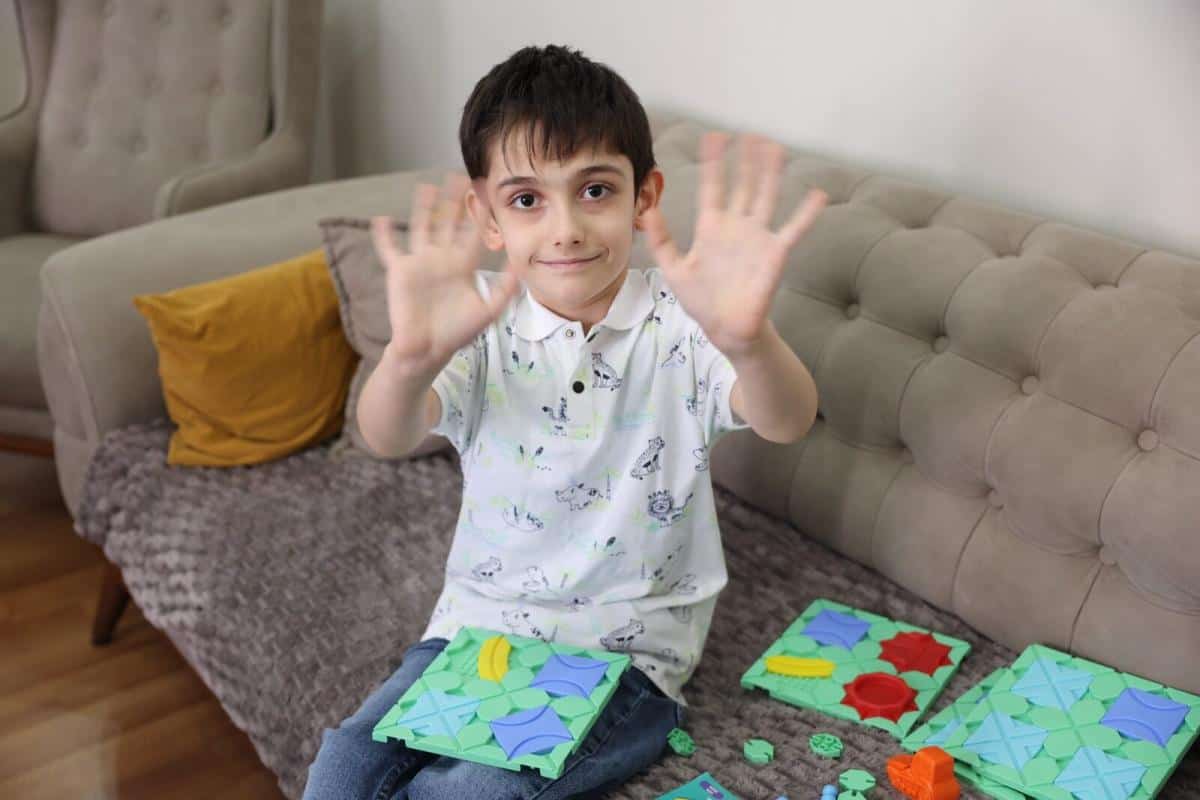 Bağcılar Belediyesi'nden Evde Eğitim Alan Çocuklara 23 Nisan Sürprizi ve Hediye Desteği