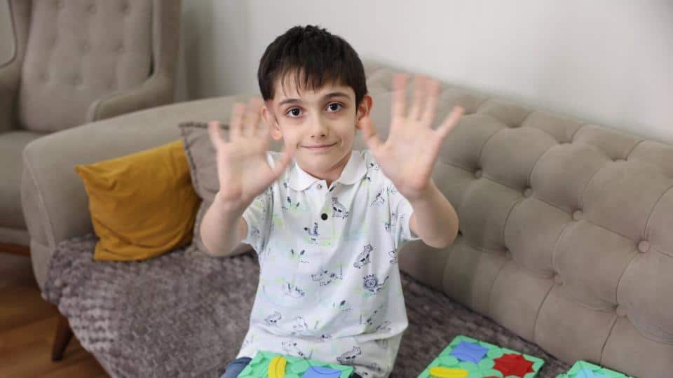 Bağcılar Belediyesi'nden Evde Eğitim Alan Çocuklara 23 Nisan Sürprizi ve Hediye Desteği