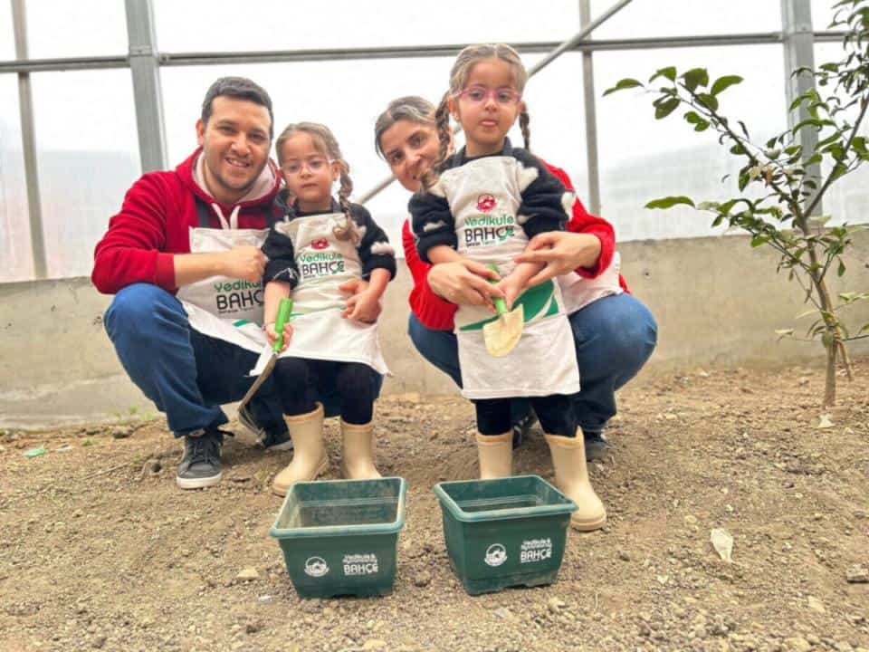 Yedikule Bahçe’de Minik Çiftçiler Tohum Ekimiyle Doğayla Buluştu