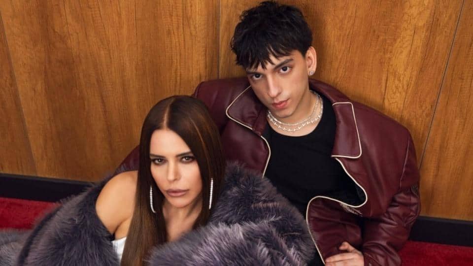 Zeki Arkun ve Simge Sağın'dan Minimalist Klipli Elektronik Pop Teklisi: 'Yeni Biri'